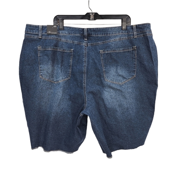 A3 Denim Women's Plus Size Raw Hem Bermuda Short - 26W - Picture 5 of 9